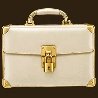 Locked leather briefcase — WePlay88